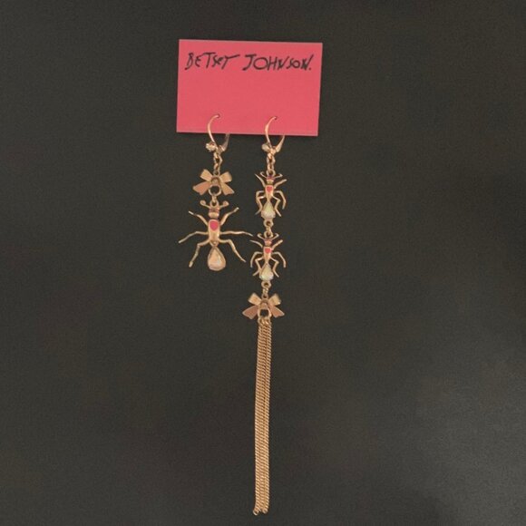 BETSEY JOHNSON Halloween Spider Earrings - Picture 3 of 4